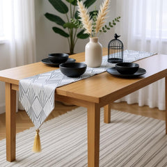 Silver Mirage Table Runner With 4 Mats