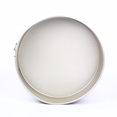 Non-stick cake mold with lock - waseeh.com