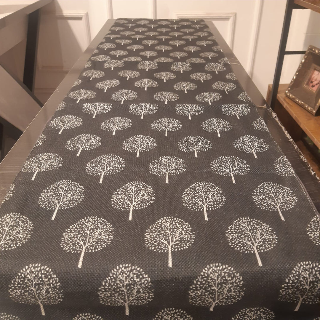 Oravia Table Runners