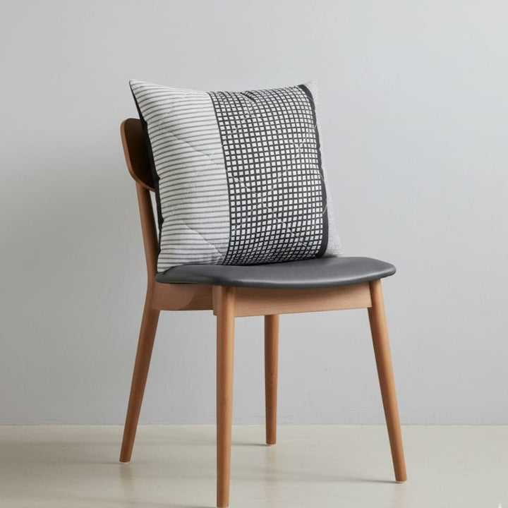 Half Closed Gate Filled Cushions
