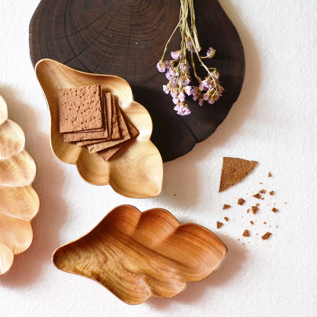 Flake Wooden Platter Tray | kitchen Item | Waseeh Pakistan