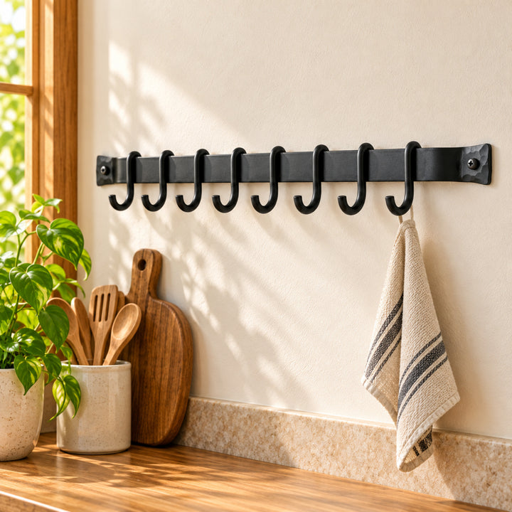 Zarmo pot rail concept alternate view with natural greenery and warm kitchen styling