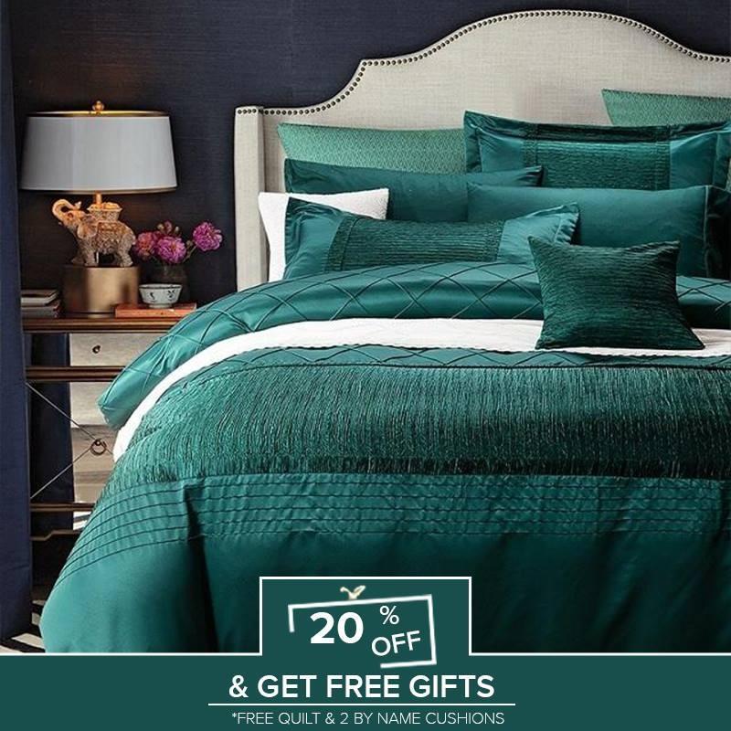 15 Pieces Luxury Bridal Set with Quilt | Home Décor | Waseeh Pakistan