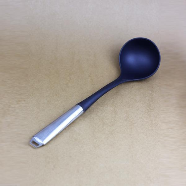 Black colored silicone spoon - waseeh.com