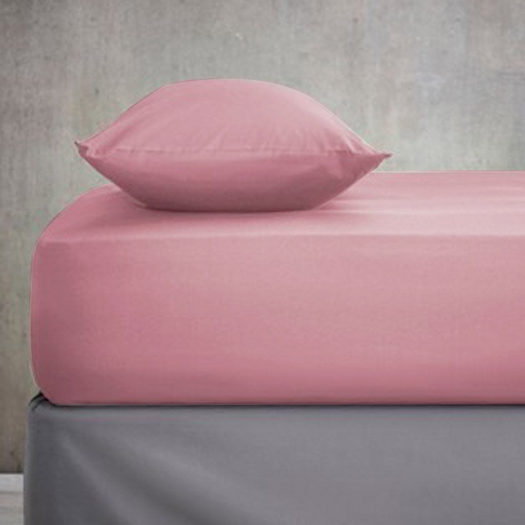 Fitted Sheet with 2 Pillow Covers - Light Pink - waseeh.com