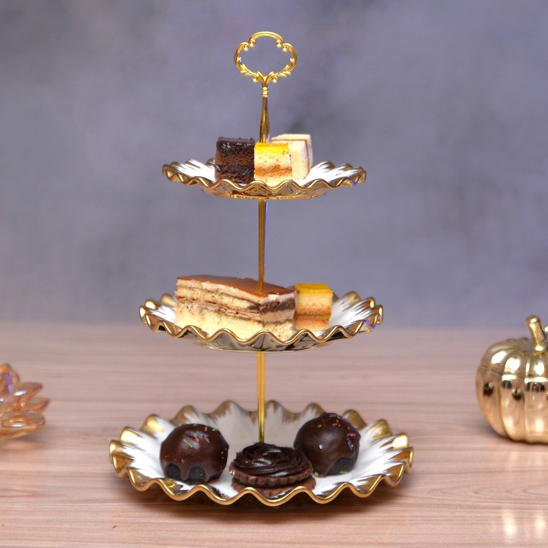 3 Portion Cupcake plate with golden borders - waseeh.com