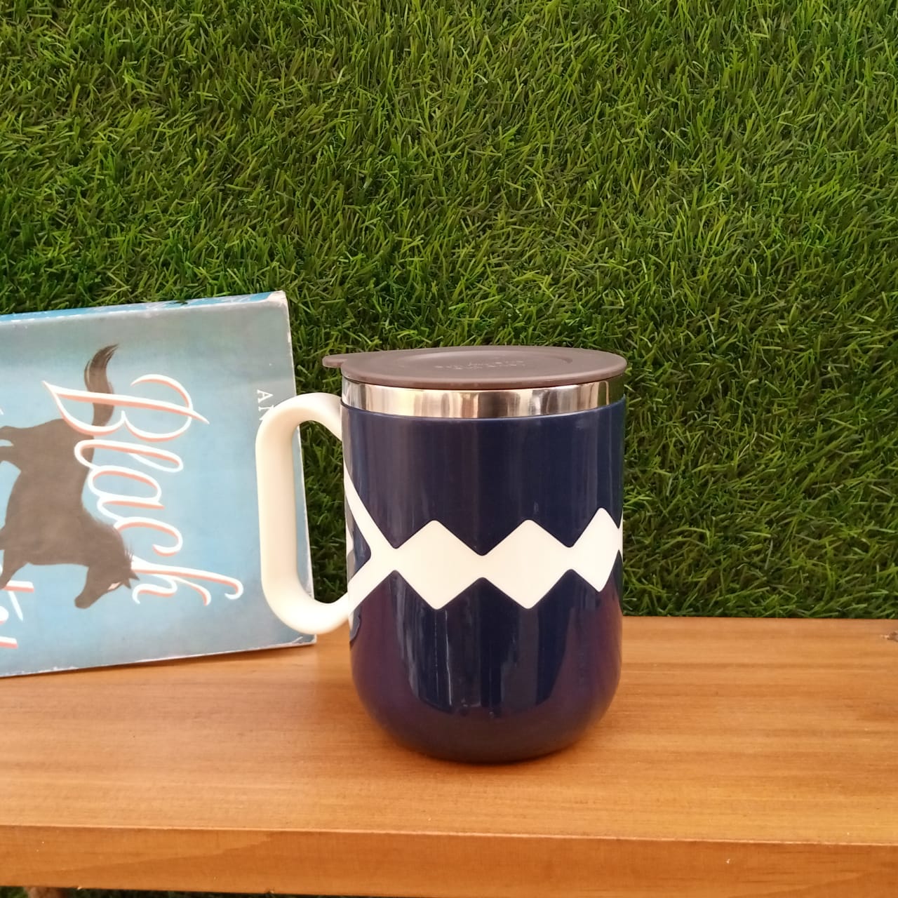 Nordic Diamond engraved Insulated Mugs - waseeh.com