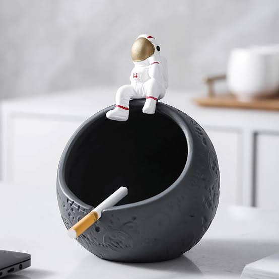 Astronaut Ash Tray | Home Décor | Waseeh Pakistan