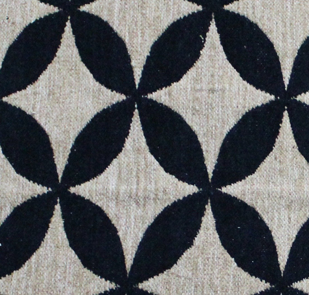 Geometric Floral - Hand-woven Woolen Rug - Double Seam - 4&