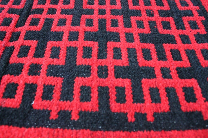 Geometric - Hand-woven Woolen Rug - Double Seam - Red and Black - 2&