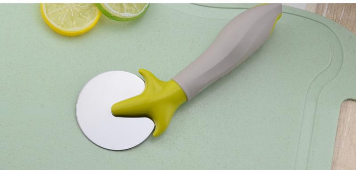 Goodfeer Pizza Cutter | kitchen item | Waseeh Pakistan