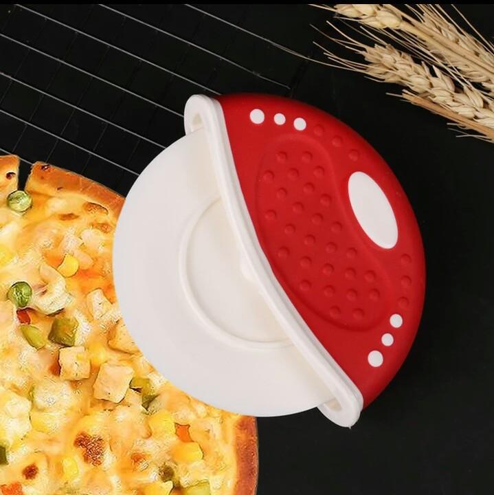 Grooved Wheel Pizza Knife | kitchen item | Waseeh Pakistan
