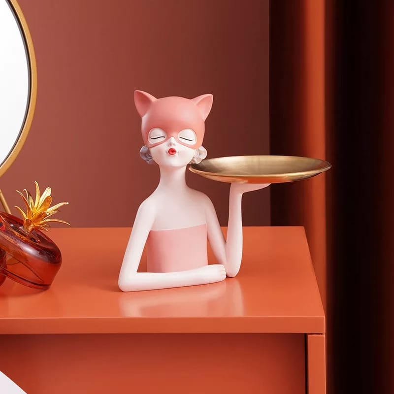 Kitty Porter Girl Sculpture | Home Décor | Waseeh Pakistan