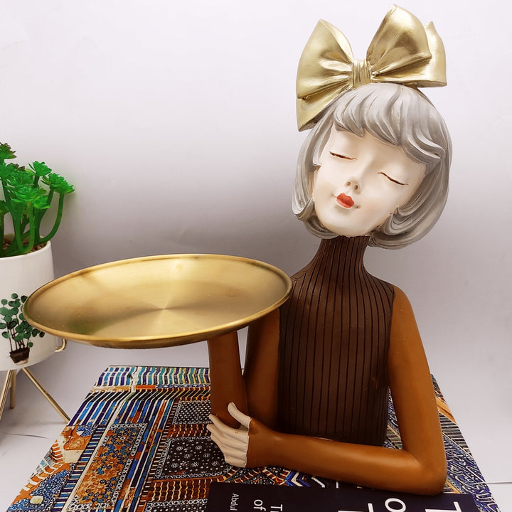 Modern Girl Resin Decor | Home Décor | Waseeh Pakistan