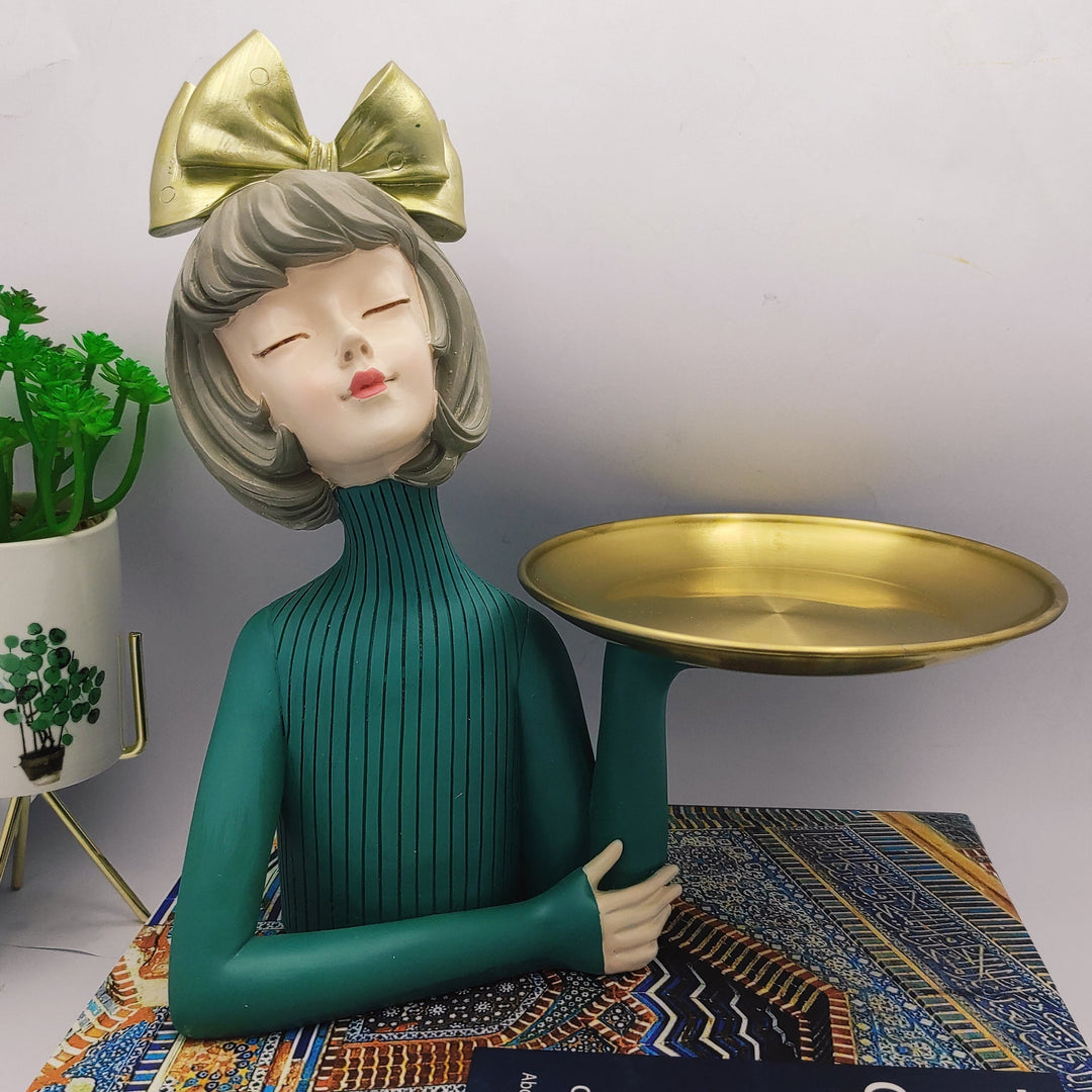 Modern Girl Resin Decor | Home Décor | Waseeh Pakistan