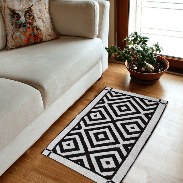 Rhombus - Hand-woven Woolen Rug - Double Seam - 2&