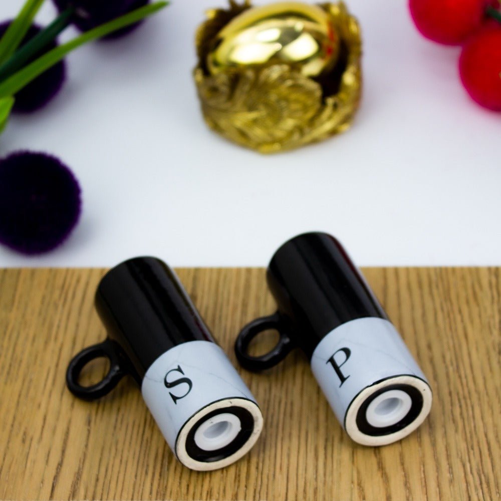 Salt and Pepper Set (Hold it) | kitchen item | Waseeh Pakistan