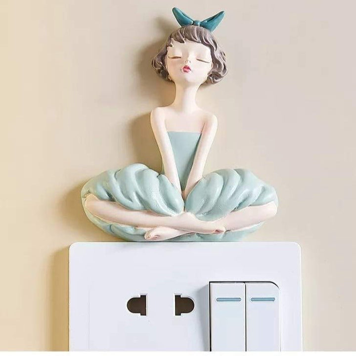 Sedentary Girl Sculpture | Not Sale FB | Waseeh Pakistan