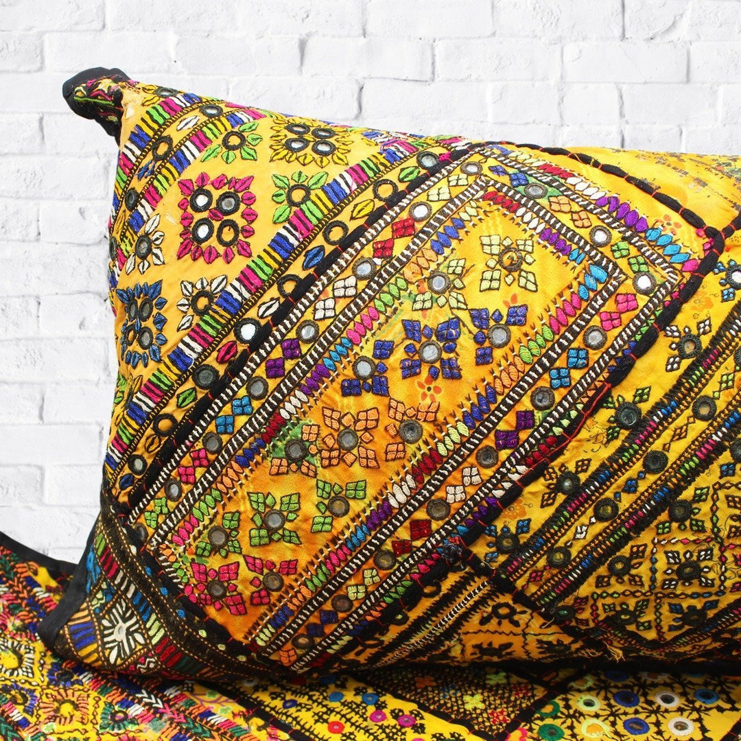 Square design embroided bed sheet with 2 pillow cases | Home Décor | Waseeh Pakistan
