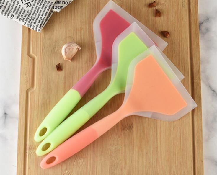 Wide Silicone Turner | kitchen item | Waseeh Pakistan