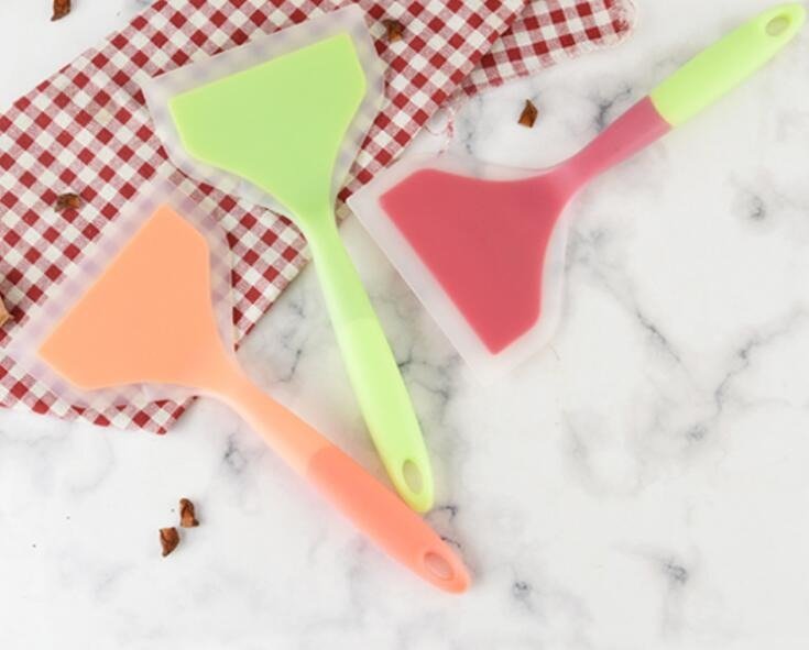 Wide Silicone Turner | kitchen item | Waseeh Pakistan
